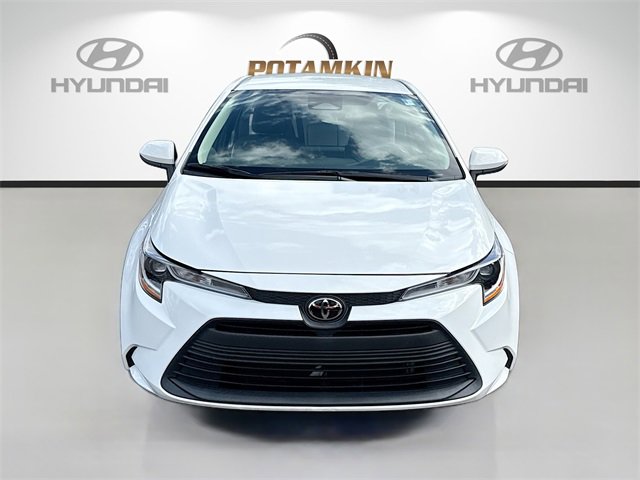 Used 2023 Toyota Corolla LE w/ LE Convenience Package image 2