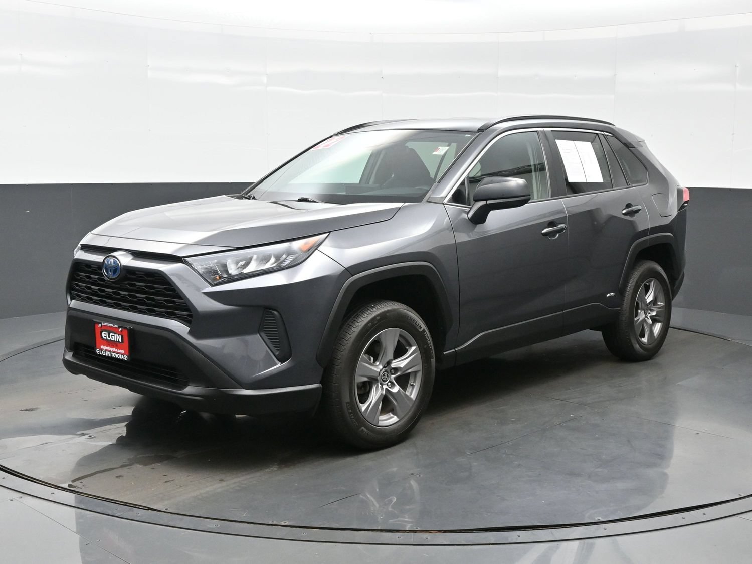 Used 2022 Toyota RAV4 LE AWD/4WD image 2