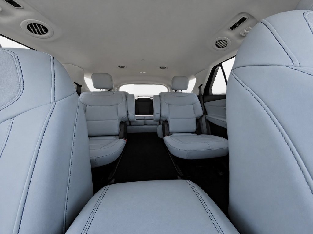 New 2026 Ford Explorer Active AWD/4WD image 14