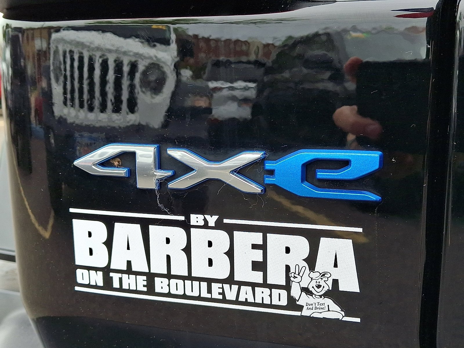 Used 2023 Jeep Wrangler Sahara w/ Cold Weather Group AWD/4WD image 31
