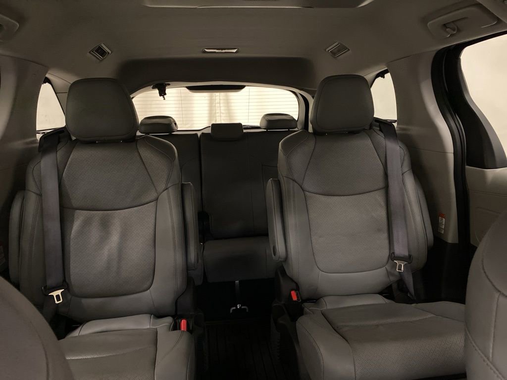 Used 2023 Toyota Sienna Limited AWD/4WD image 16