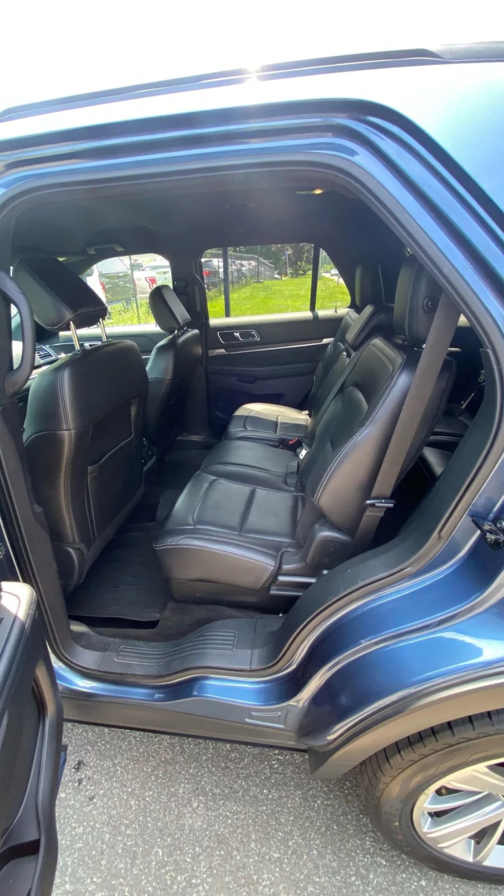 Used 2018 Ford Explorer Limited image 24