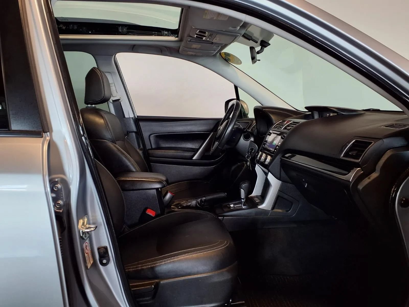 Used 2018 Subaru Forester 2.5i Limited AWD/4WD image 12