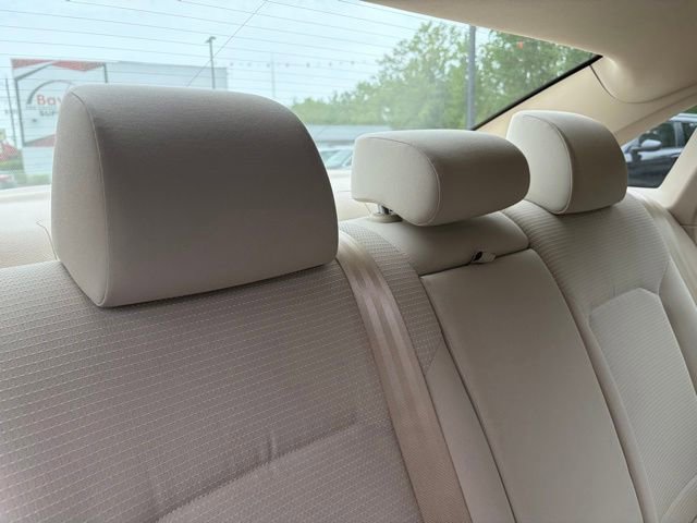 Used 2018 Volkswagen Passat 2.0T S FWD image 22