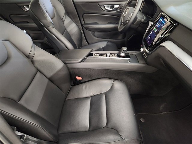 Used 2024 Volvo S60 B5 Core image 3