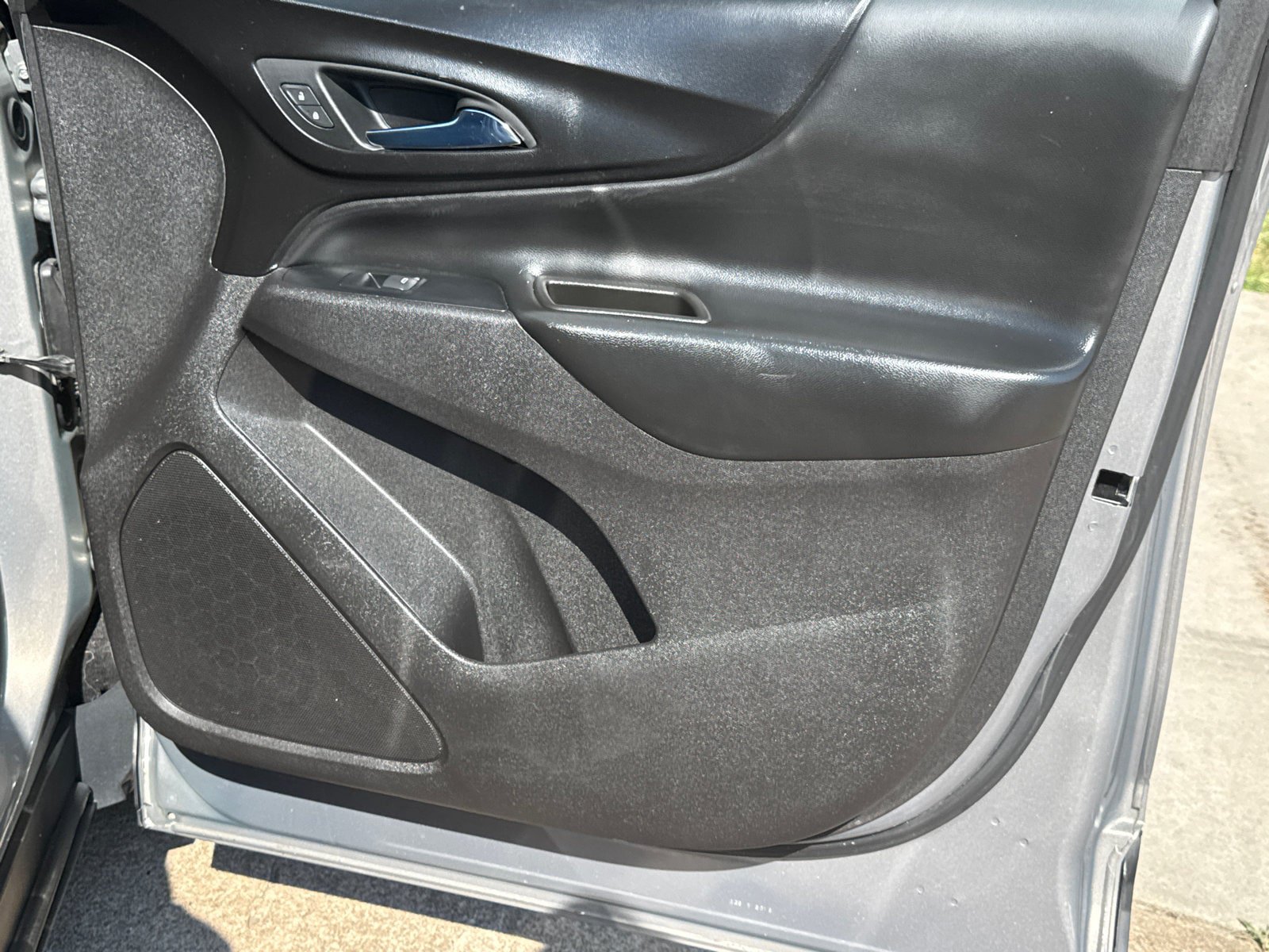 Used 2019 Chevrolet Equinox LT FWD image 16