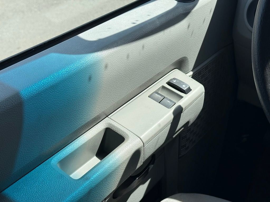 Used 2012 Ford E-350 and Econoline 350 XLT image 6