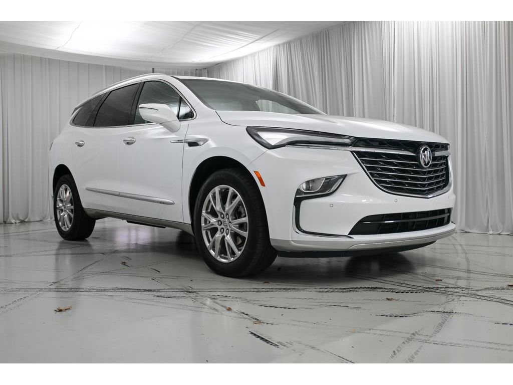Used 2024 Buick Enclave Essence w/ Experience Buick Package image 2