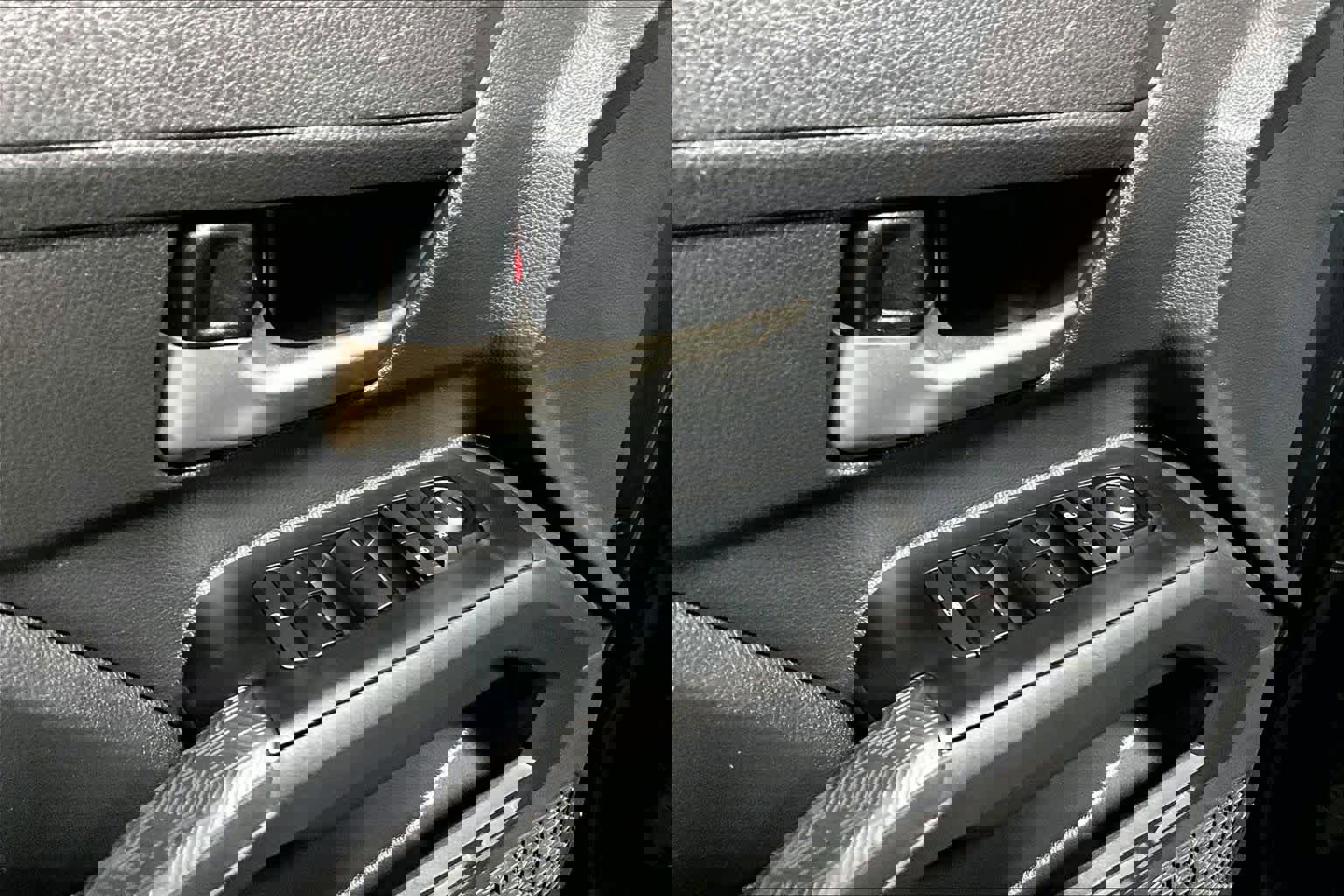 Certified 2025 Toyota Tacoma TRD Off-Road image 31