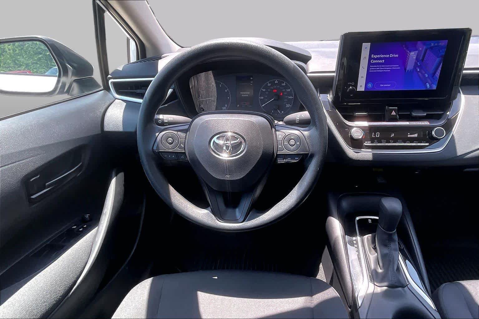 Used 2025 Toyota Corolla LE w/ LE Premium Package FWD image 6