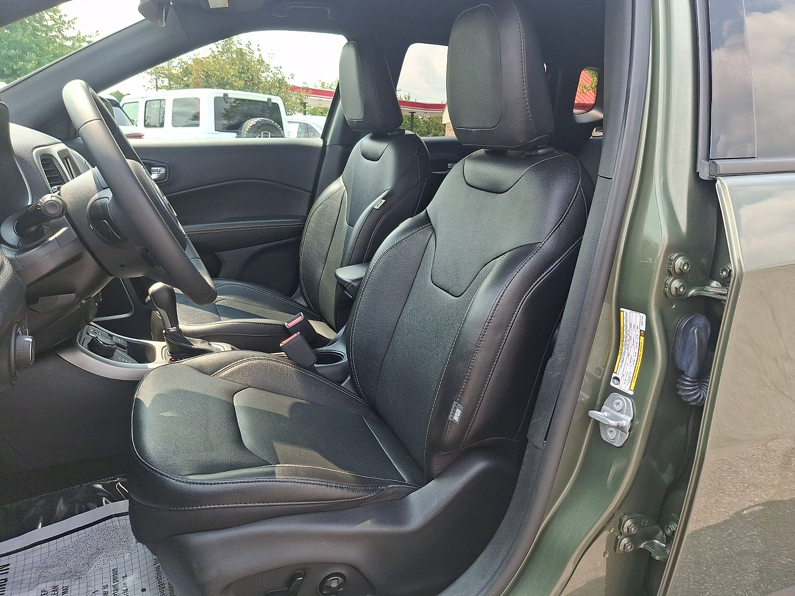 Used 2021 Jeep Compass Latitude AWD/4WD image 13