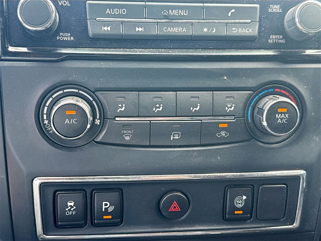 Used 2024 Nissan Titan SV w/ Accessory Utility Package image 17