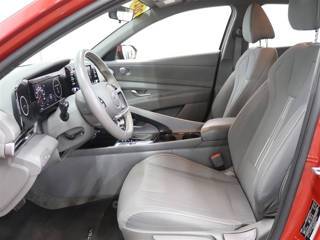 Used 2021 Hyundai Elantra SEL w/ Convenience Package image 8