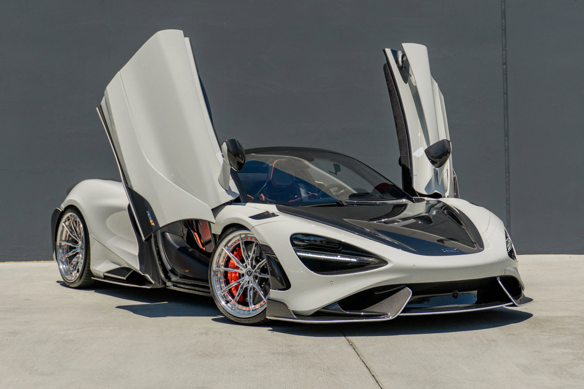 Used 2022 McLaren 765LT RWD image 8