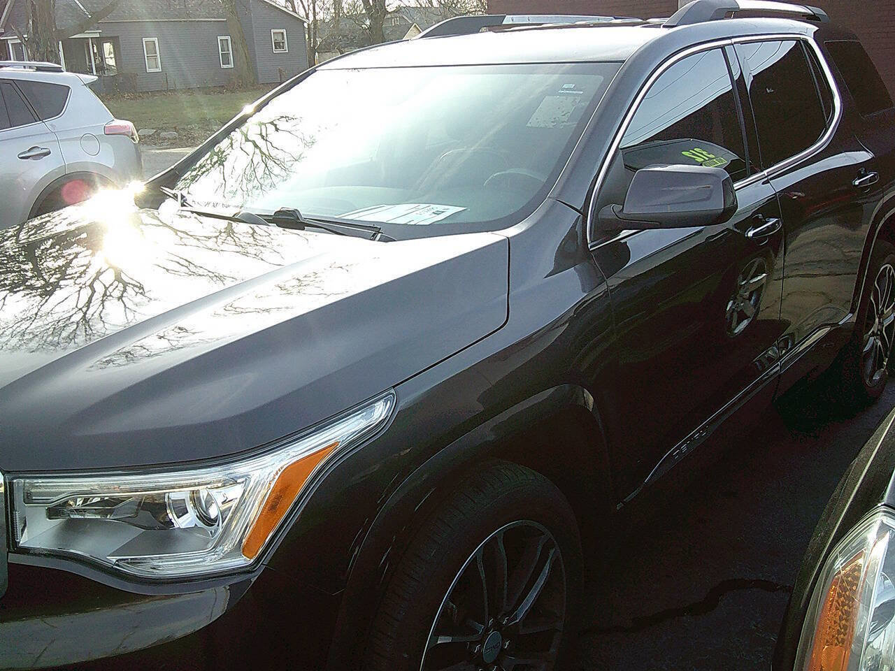 Used 2017 GMC Acadia Denali w/ Technology Package image 3