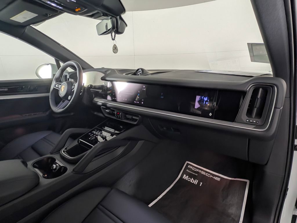 New 2026 Porsche Cayenne Coupe image 19