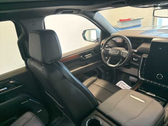 Used 2026 GMC Yukon XL Denali w/ Sun & Power Step Package AWD/4WD image 39