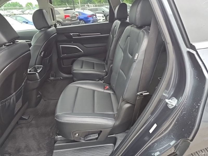 Certified 2024 Kia Telluride S w/ S Sunroof Package AWD/4WD image 28