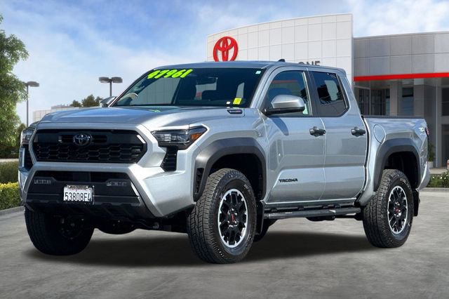 Certified 2025 Toyota Tacoma TRD Off-Road AWD/4WD image 10