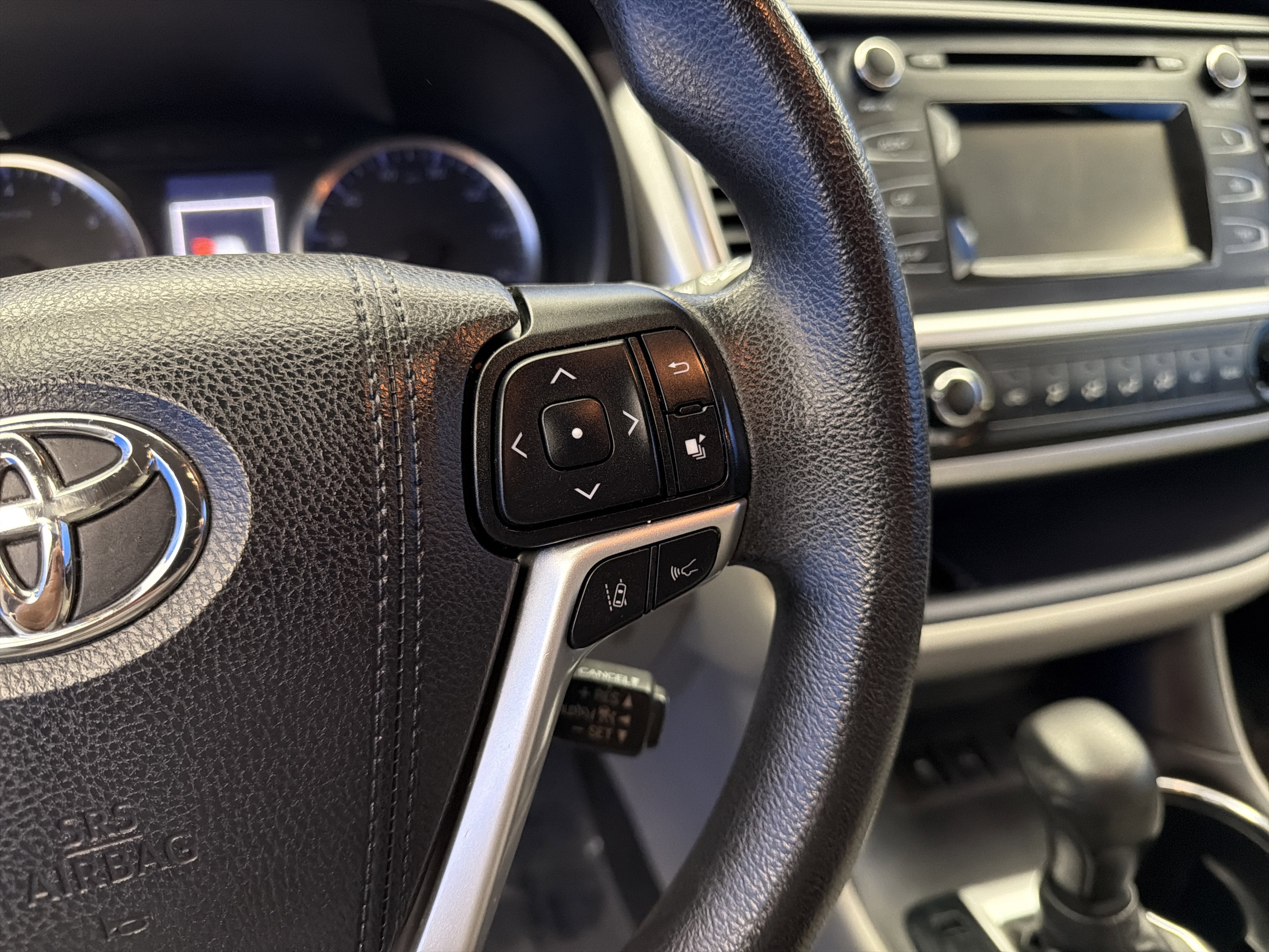 Used 2019 Toyota Highlander LE FWD image 16