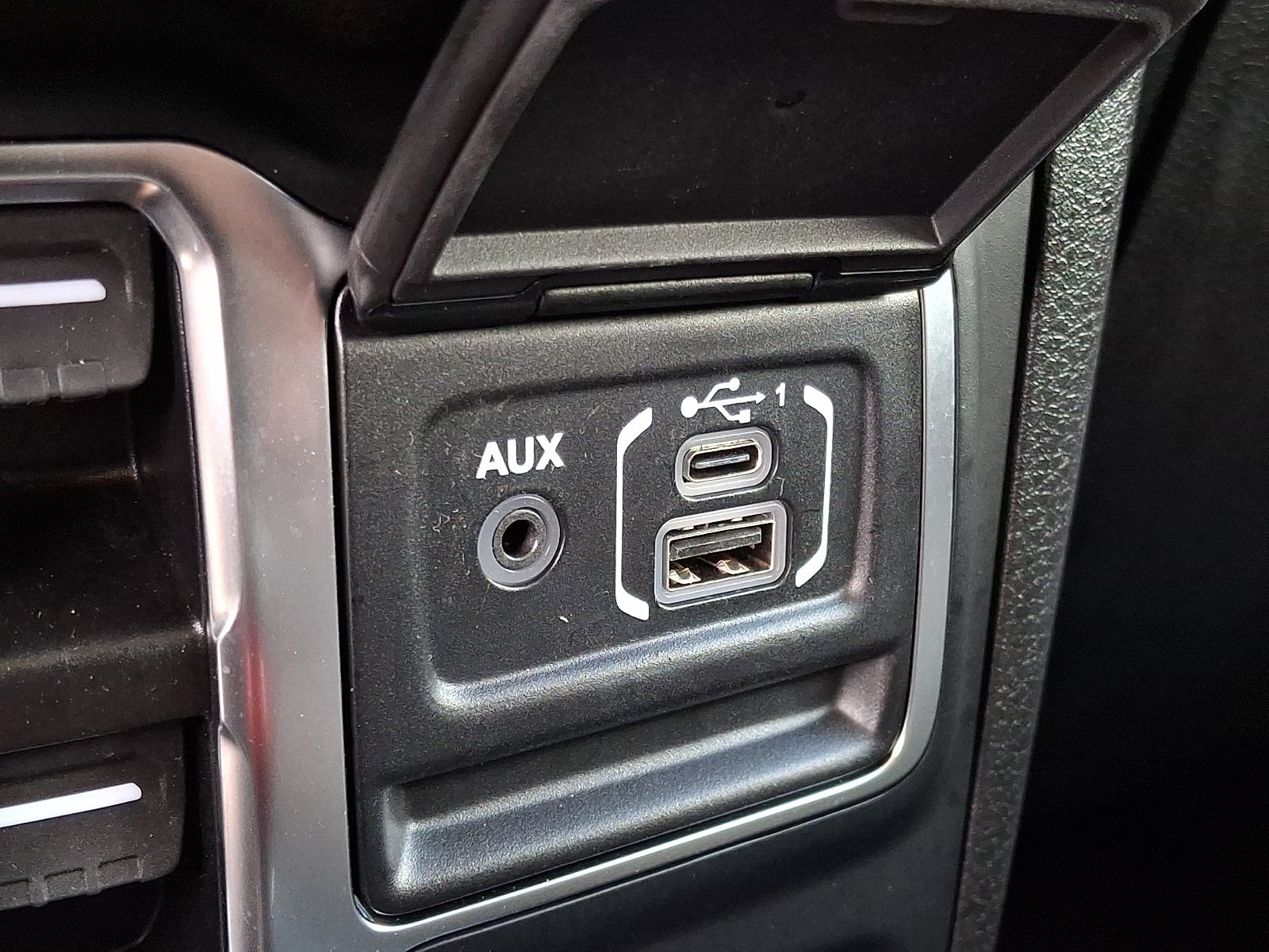 Used 2025 Jeep Wrangler Unlimited Sport AWD/4WD image 23