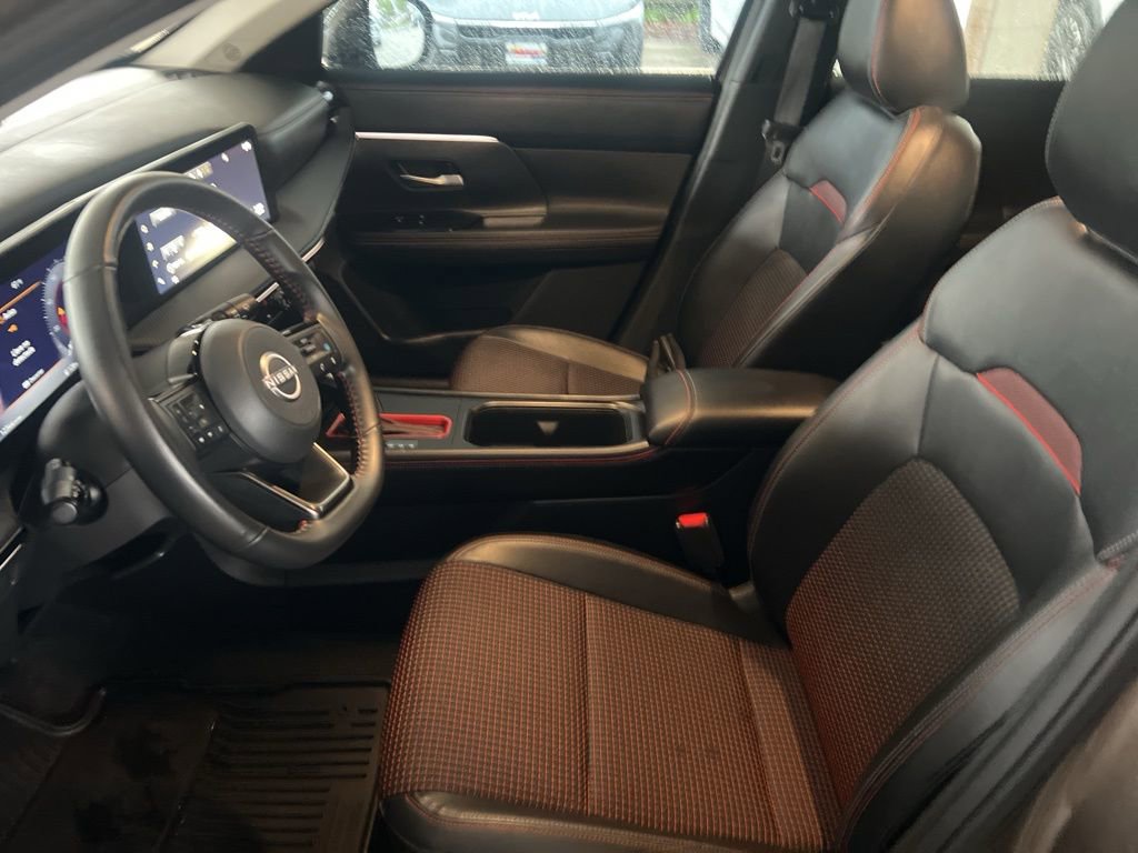 Certified 2025 Nissan Kicks SR AWD/4WD image 4