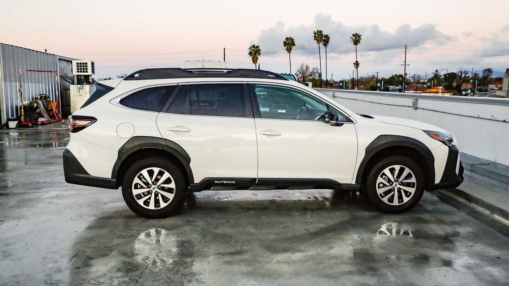 Used 2025 Subaru Outback Premium image 13