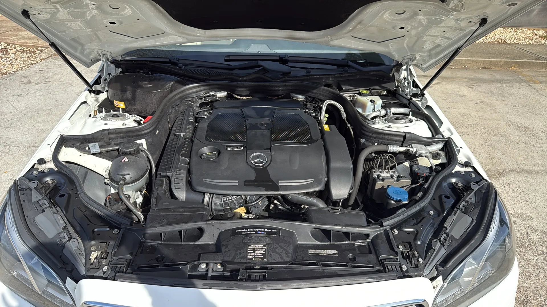 Used 2014 Mercedes-Benz E 350 4MATIC Sedan image 11