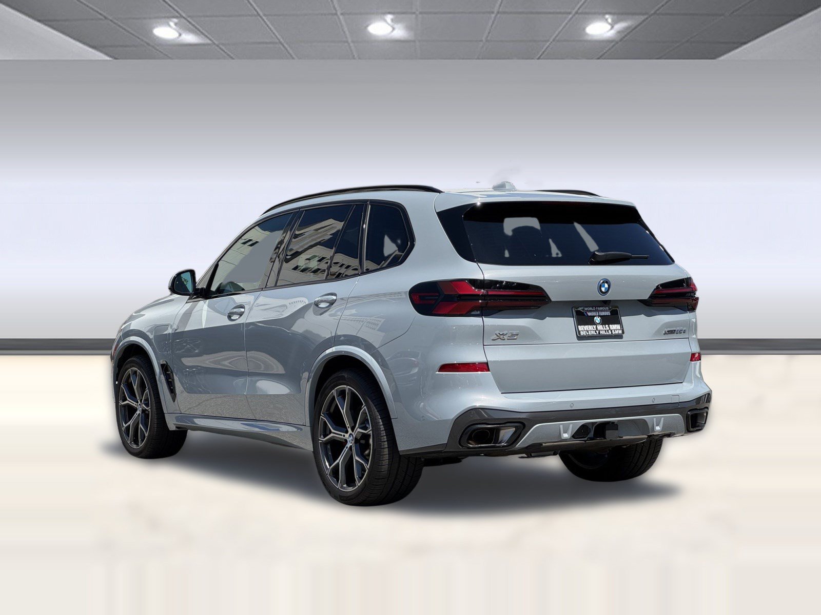 Used 2026 BMW X5 xDrive50e w/ Executive Package AWD/4WD image 3