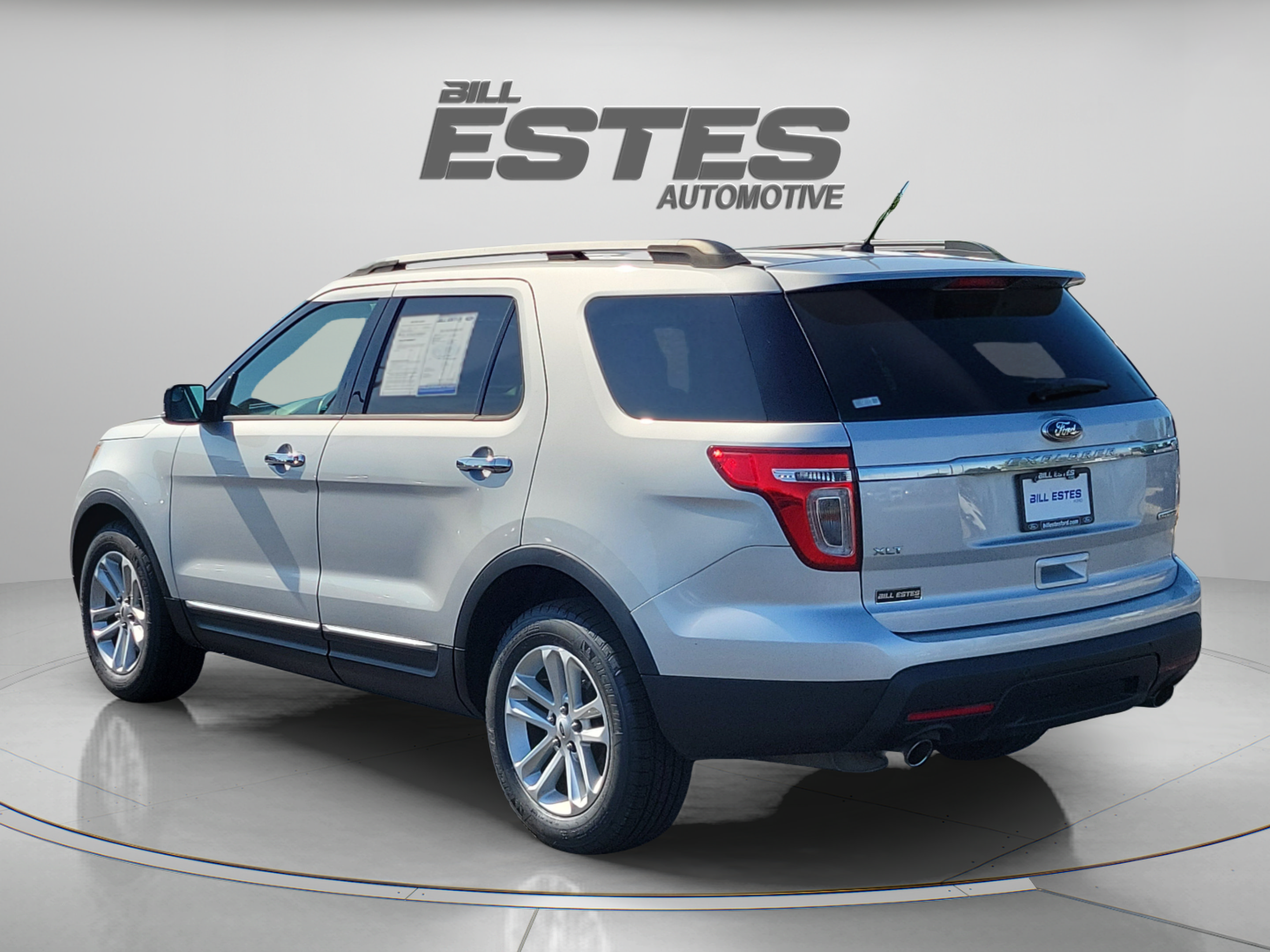 Used 2014 Ford Explorer XLT w/ Equipment Group 201A FWD image 2