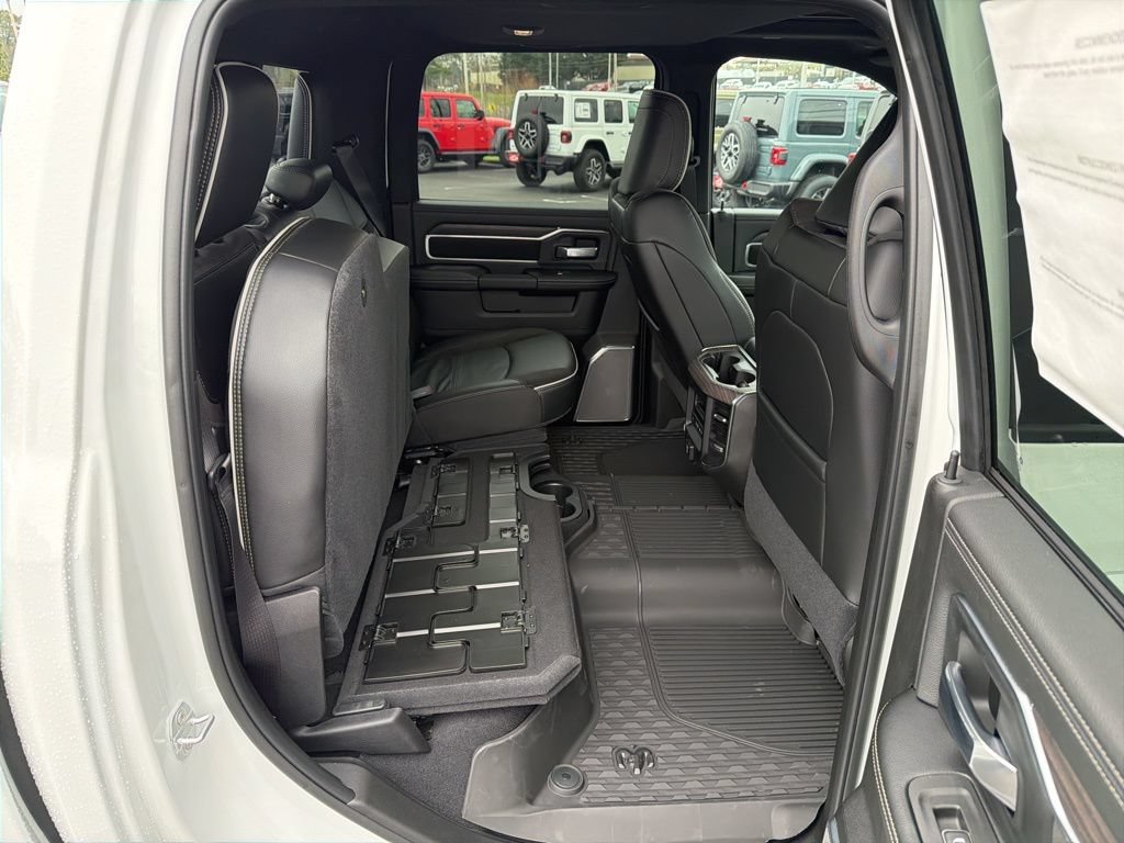 New 2026 RAM 3500 Laramie AWD/4WD image 19