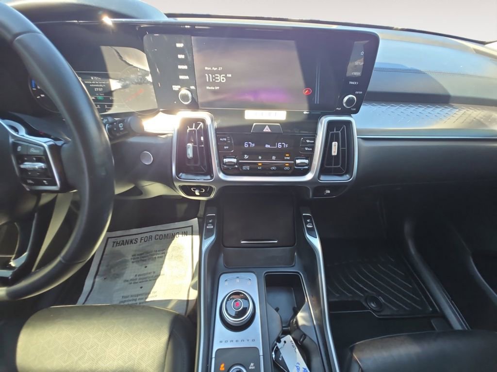 Used 2023 Kia Sorento EX AWD/4WD image 11