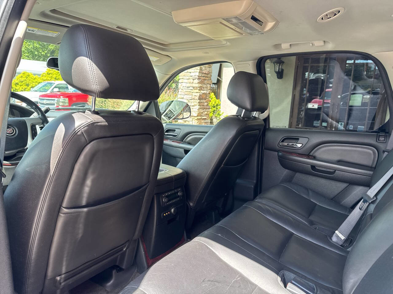 Used 2012 Cadillac Escalade Luxury image 13