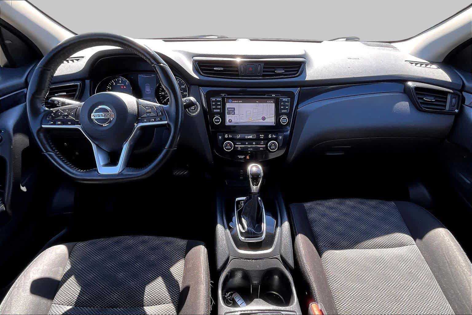 Used 2018 Nissan Rogue Sport SV w/ SV Technology Package FWD image 15