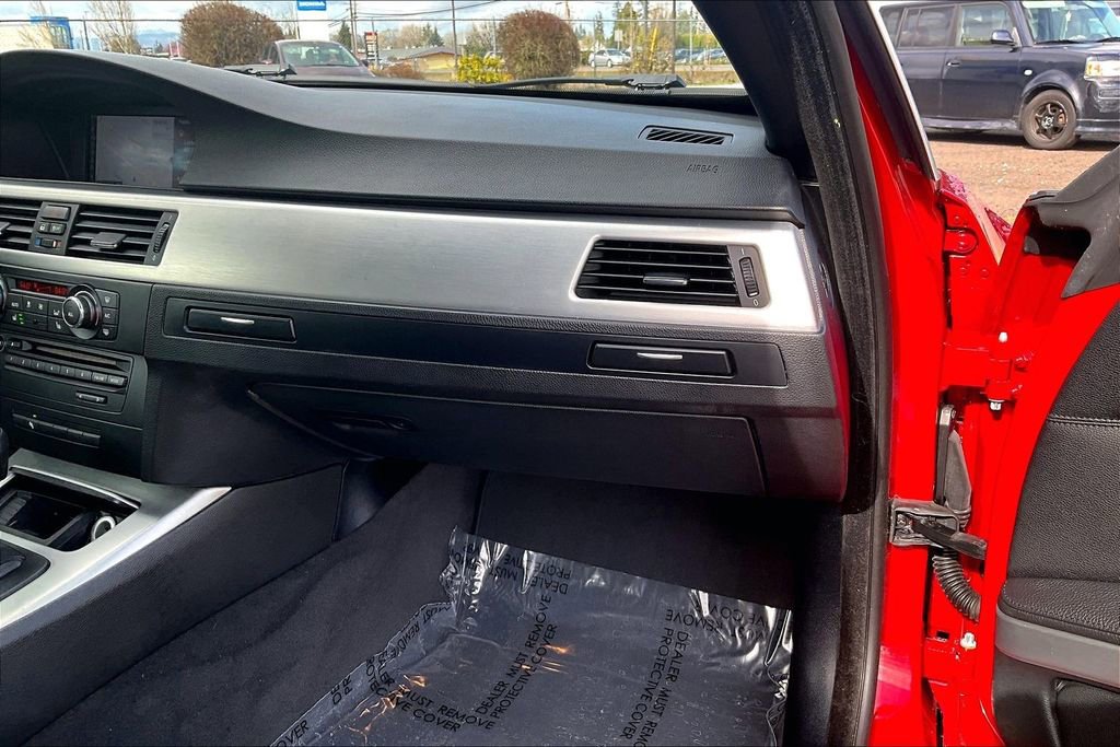 Used 2013 BMW 335i Convertible image 20