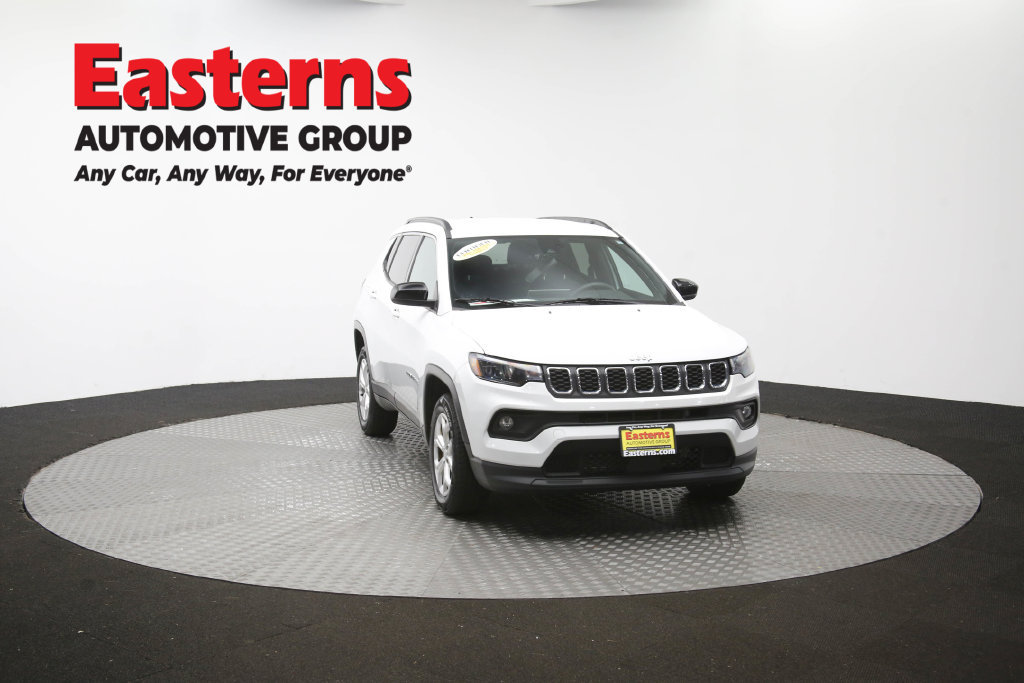 Used 2024 Jeep Compass Latitude AWD/4WD image 52
