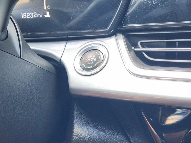 Used 2024 Chevrolet Trax LT w/ Sunroof Package image 8