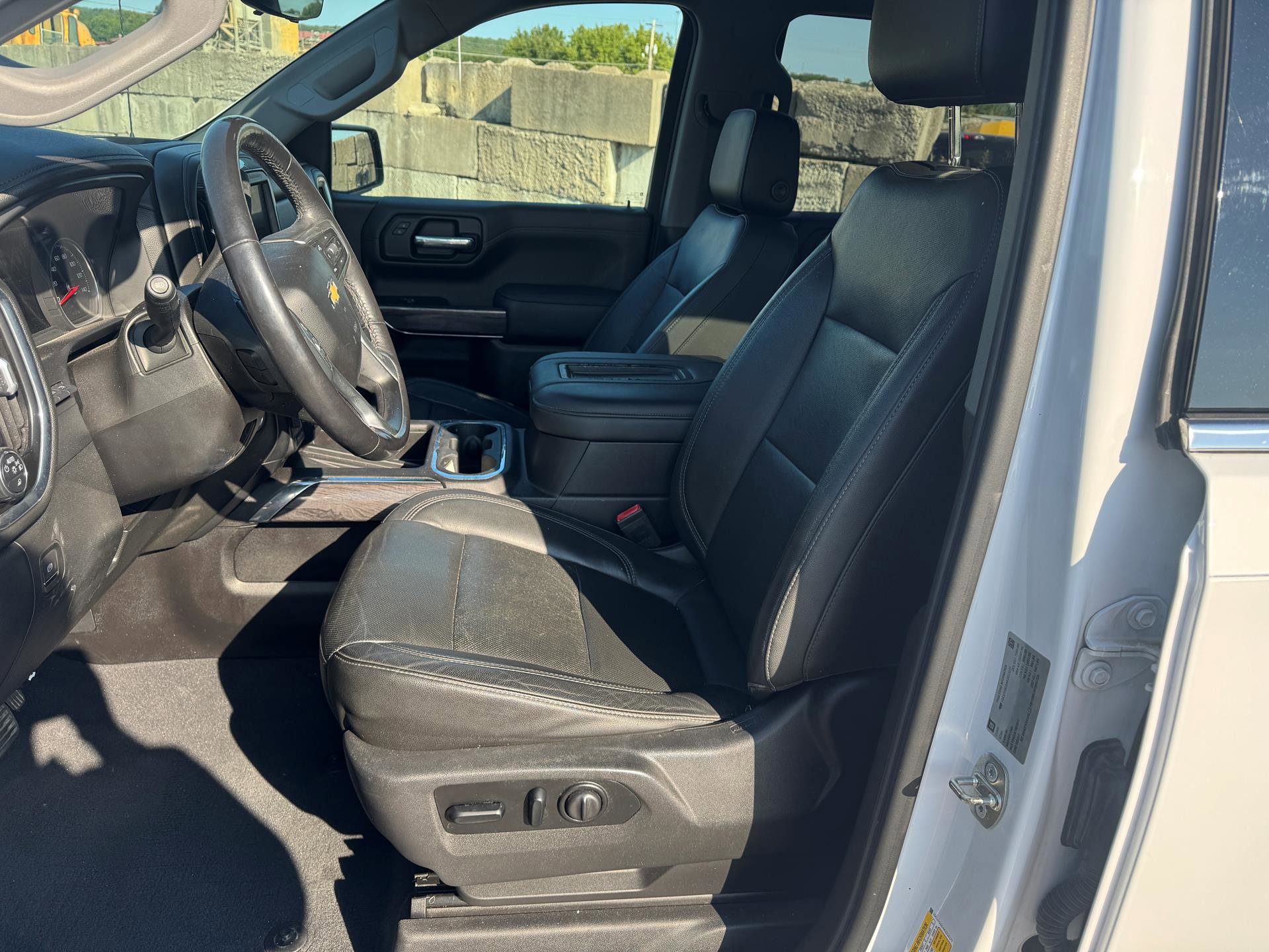 Used 2019 Chevrolet Silverado 1500 LTZ image 10