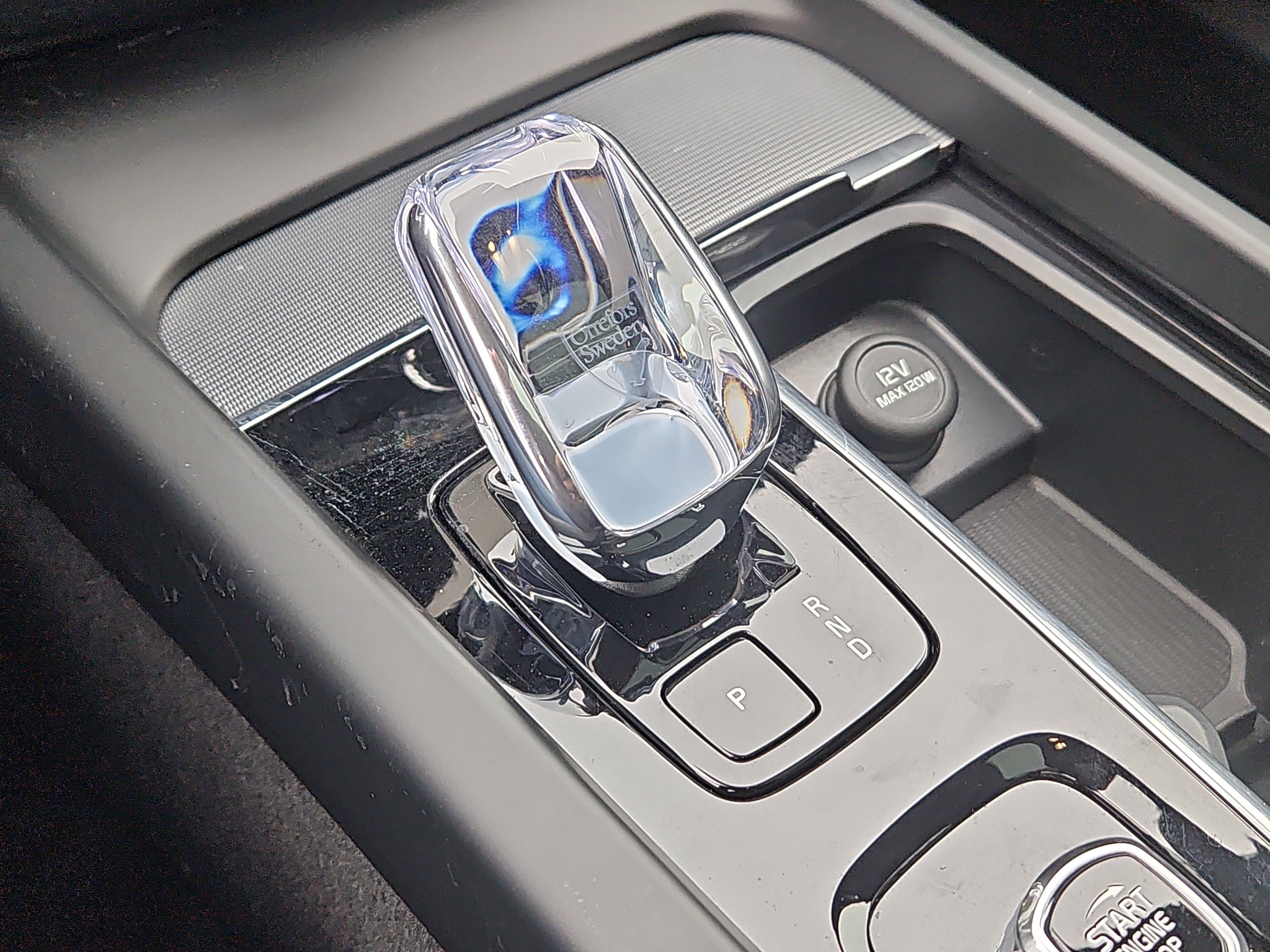 Used 2025 Volvo XC60 B5 Ultra image 24