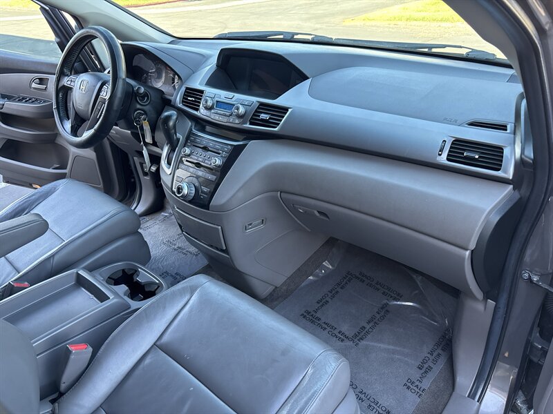 Used 2012 Honda Odyssey Touring Elite image 31