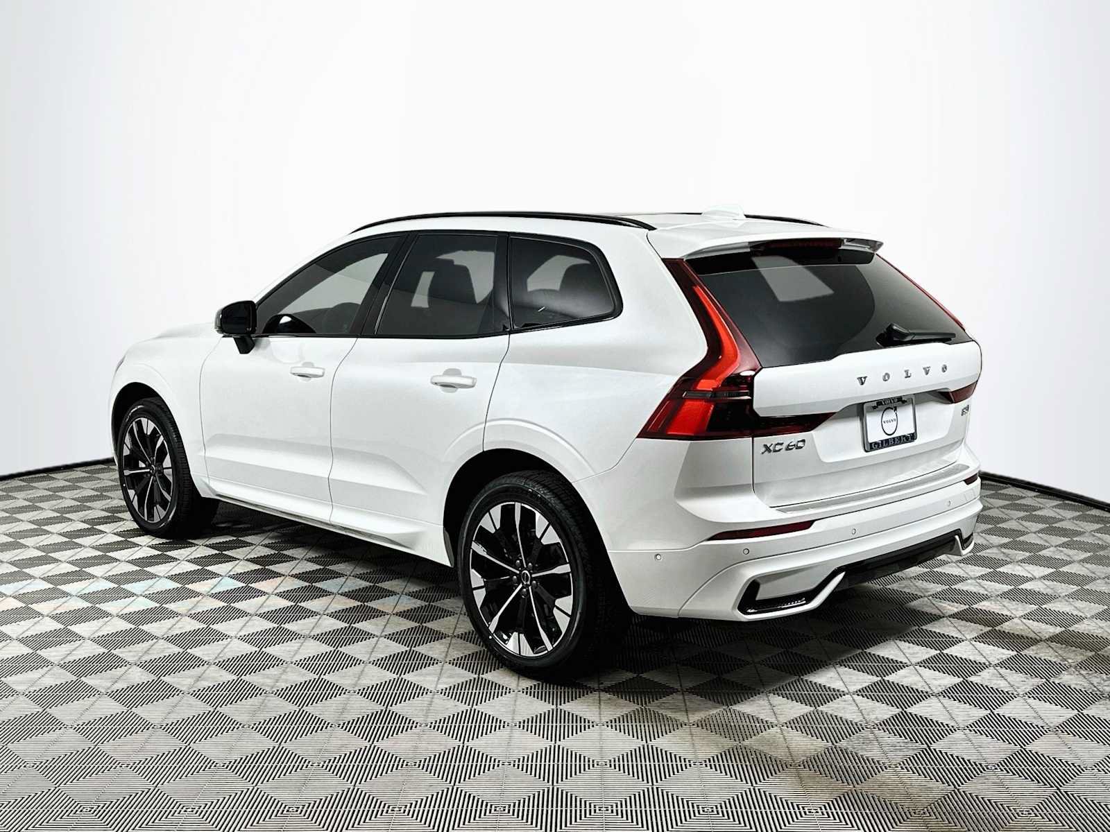 New 2026 Volvo XC60 B5 Plus w/ Climate Package PRO AWD/4WD image 5