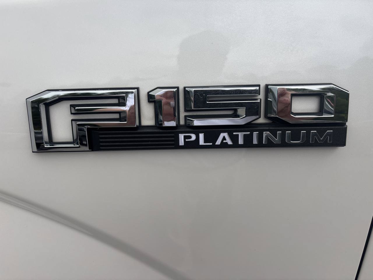 Used 2016 Ford F150 Platinum w/ Equipment Group 701A Luxury AWD/4WD image 10