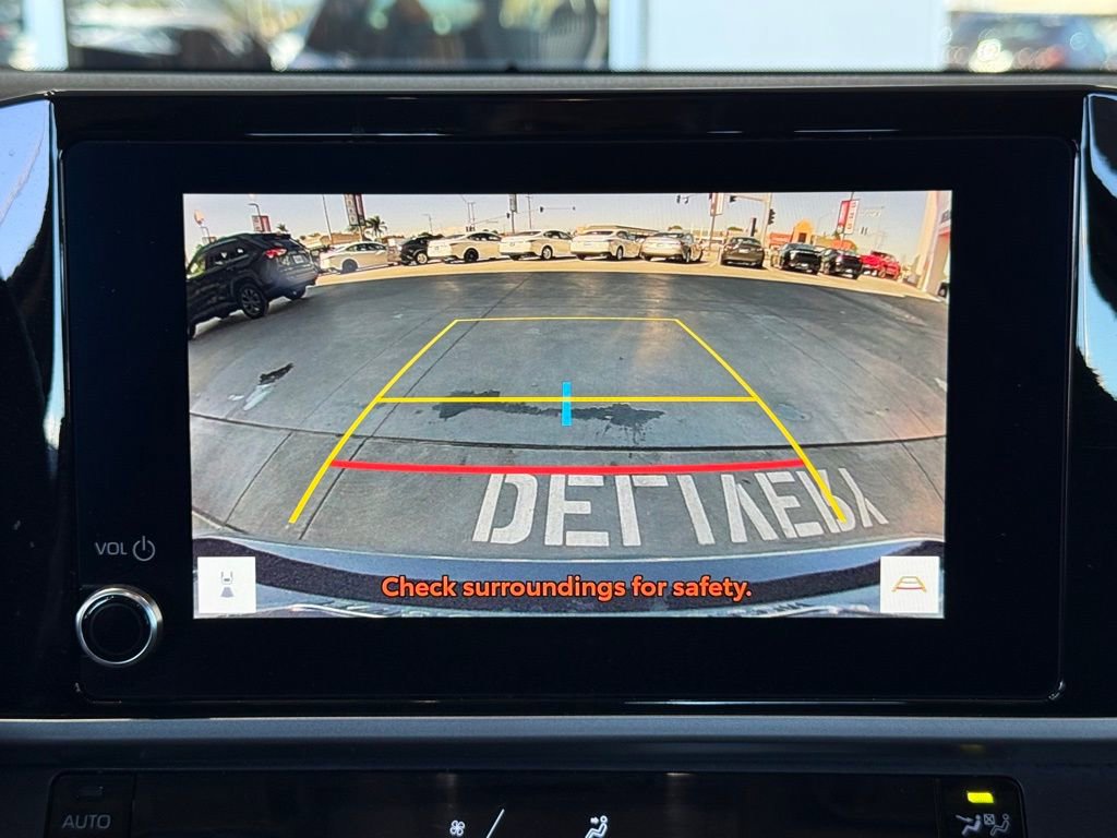 Used 2025 Toyota Camry LE image 29