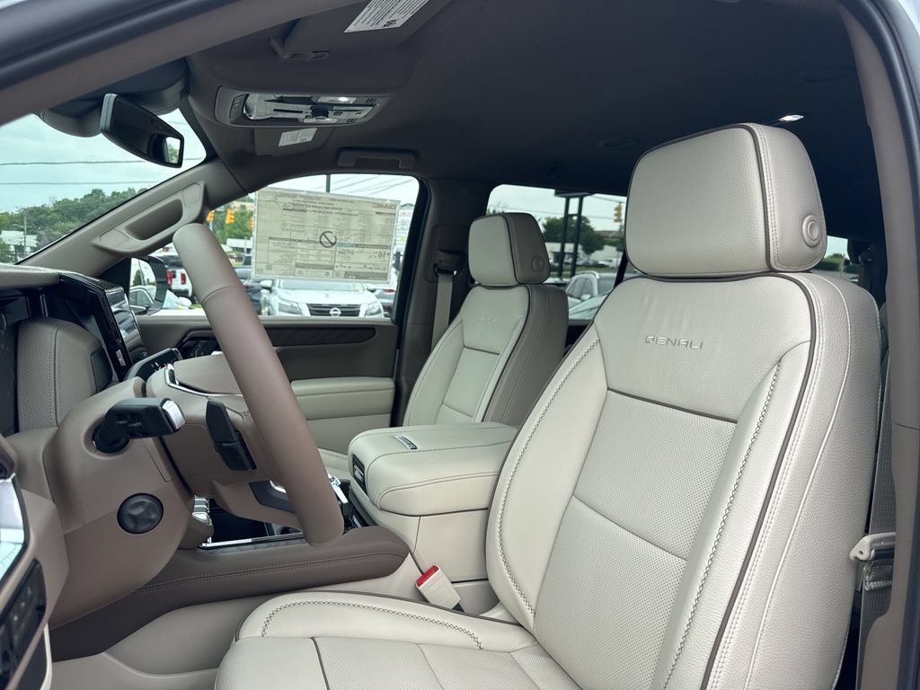 New 2026 GMC Yukon Denali AWD/4WD image 17