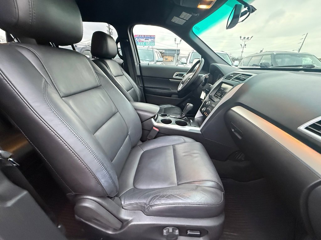 Used 2014 Ford Explorer XLT w/ Equipment Group 202A image 23