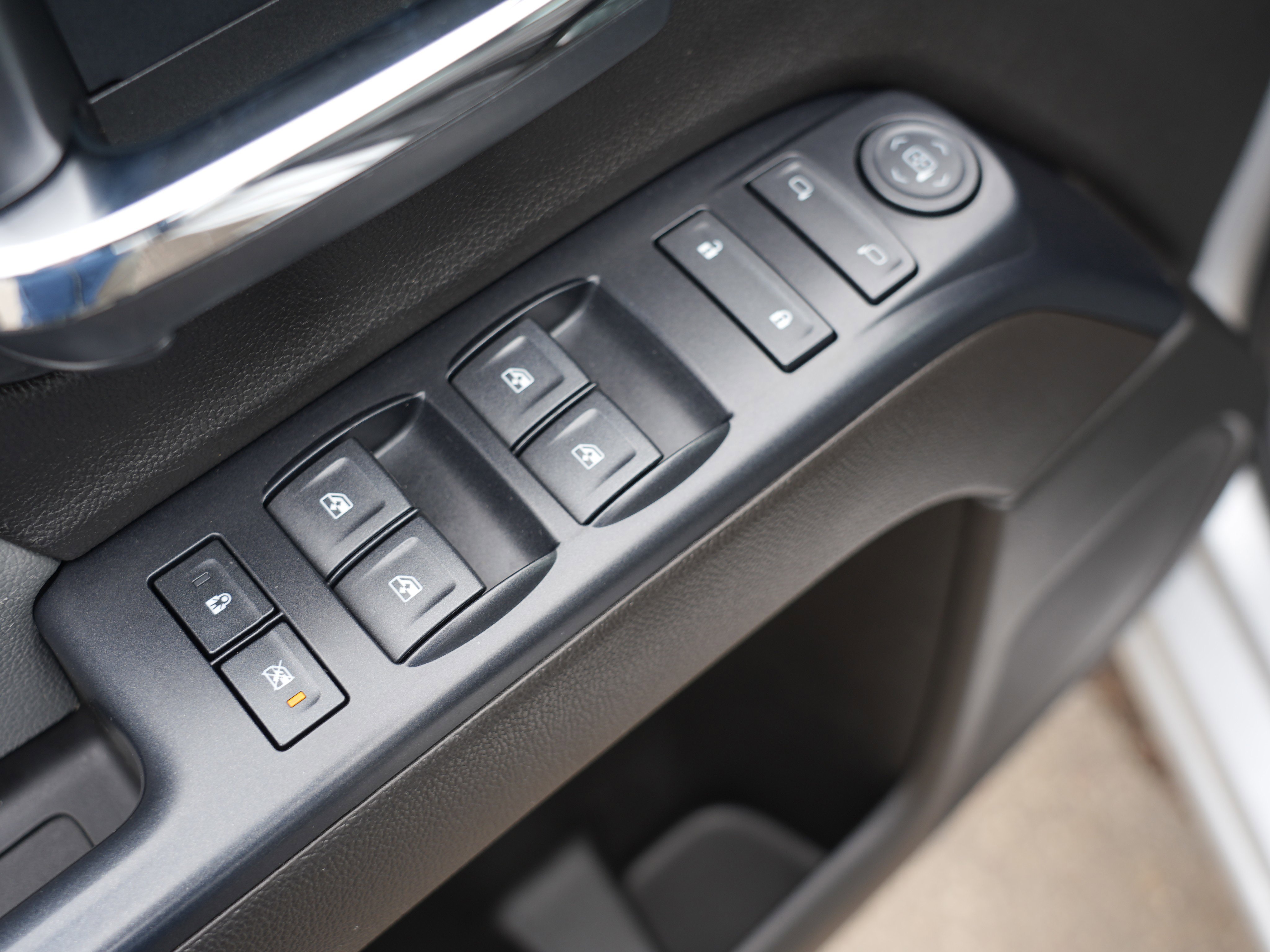 Used 2017 Chevrolet Silverado 1500 Custom image 18