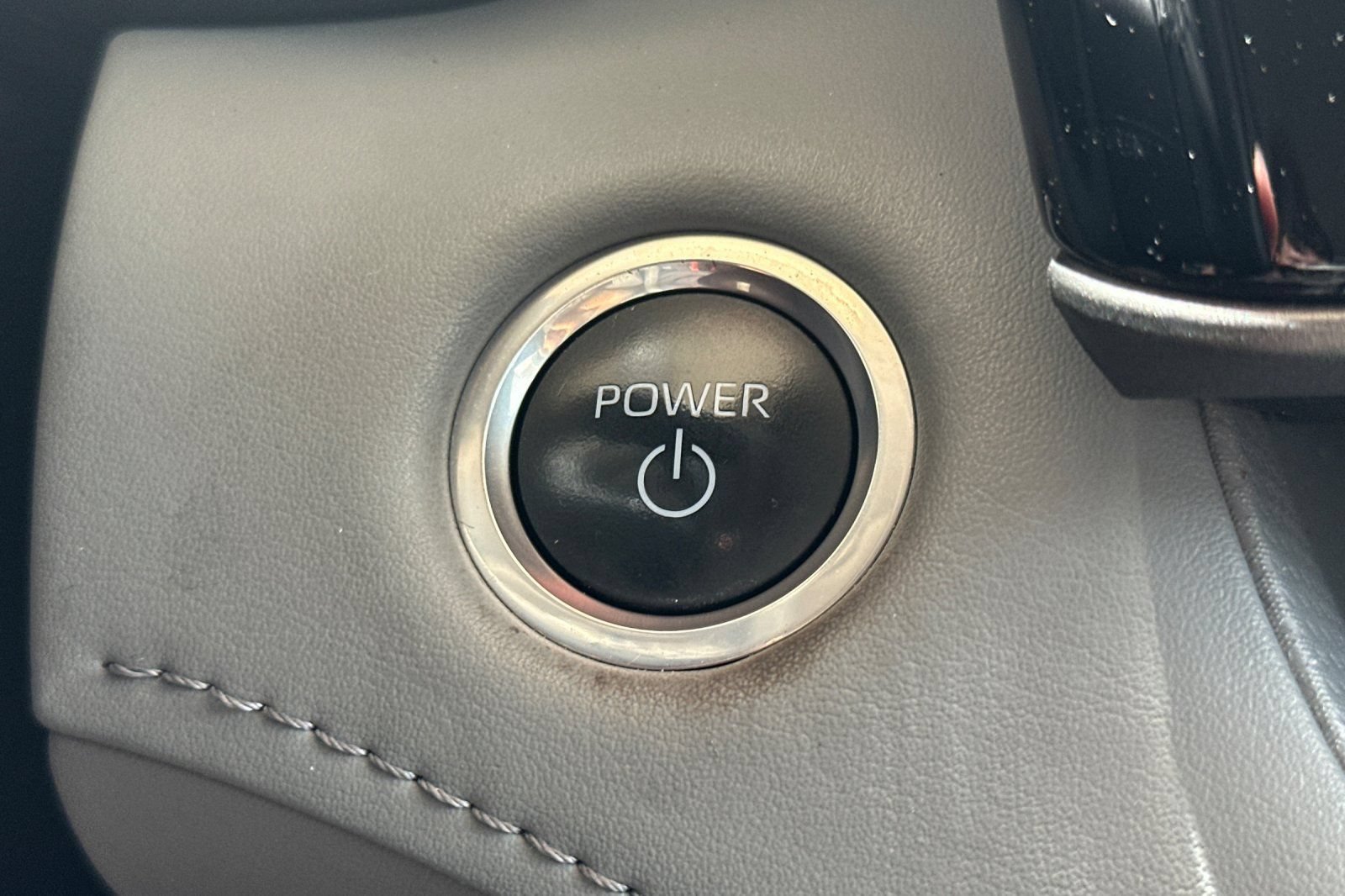 Certified 2024 Toyota Highlander XLE FWD image 27