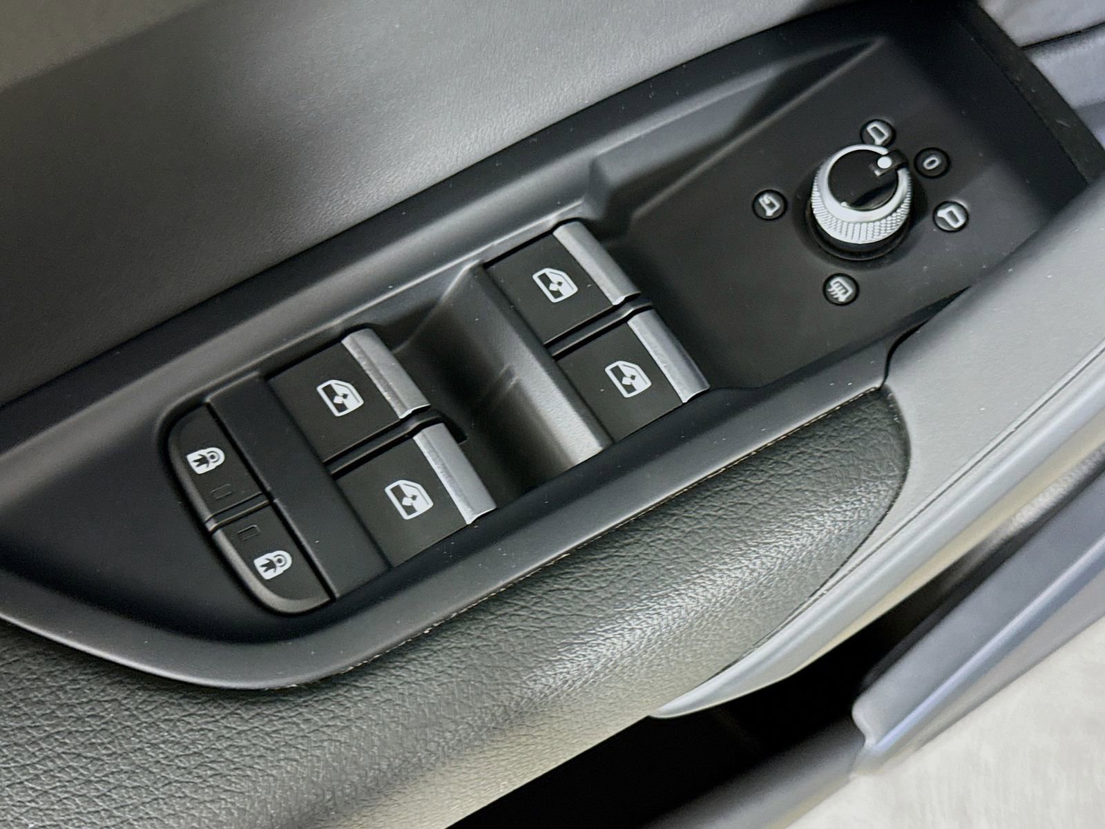 Certified 2023 Audi Q5 2.0T Premium w/ Convenience Package image 17