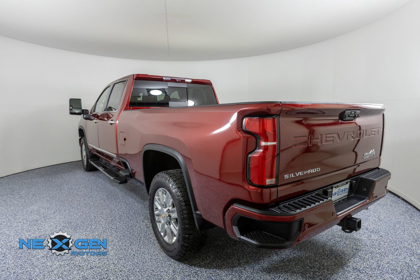 Used 2025 Chevrolet Silverado 2500 High Country w/ Technology Package image 5