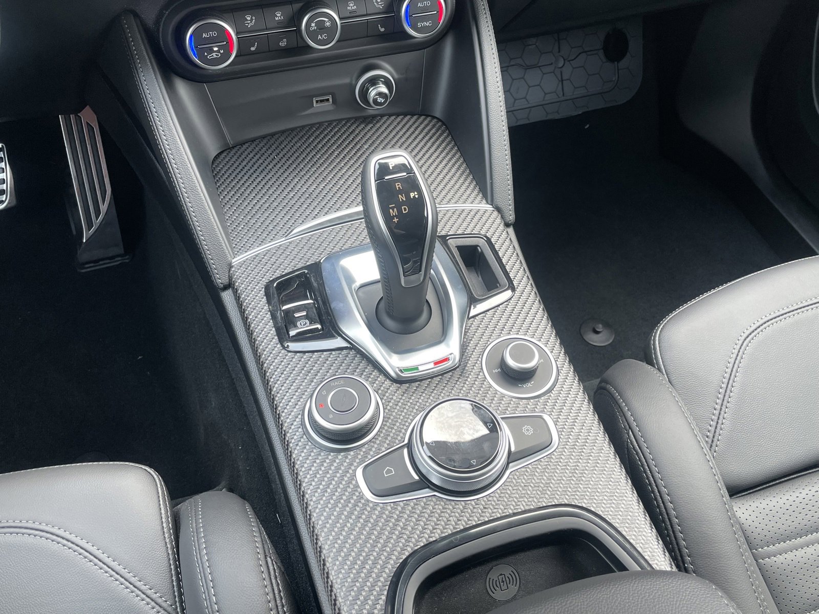 New 2024 Alfa Romeo Stelvio Quadrifoglio image 25